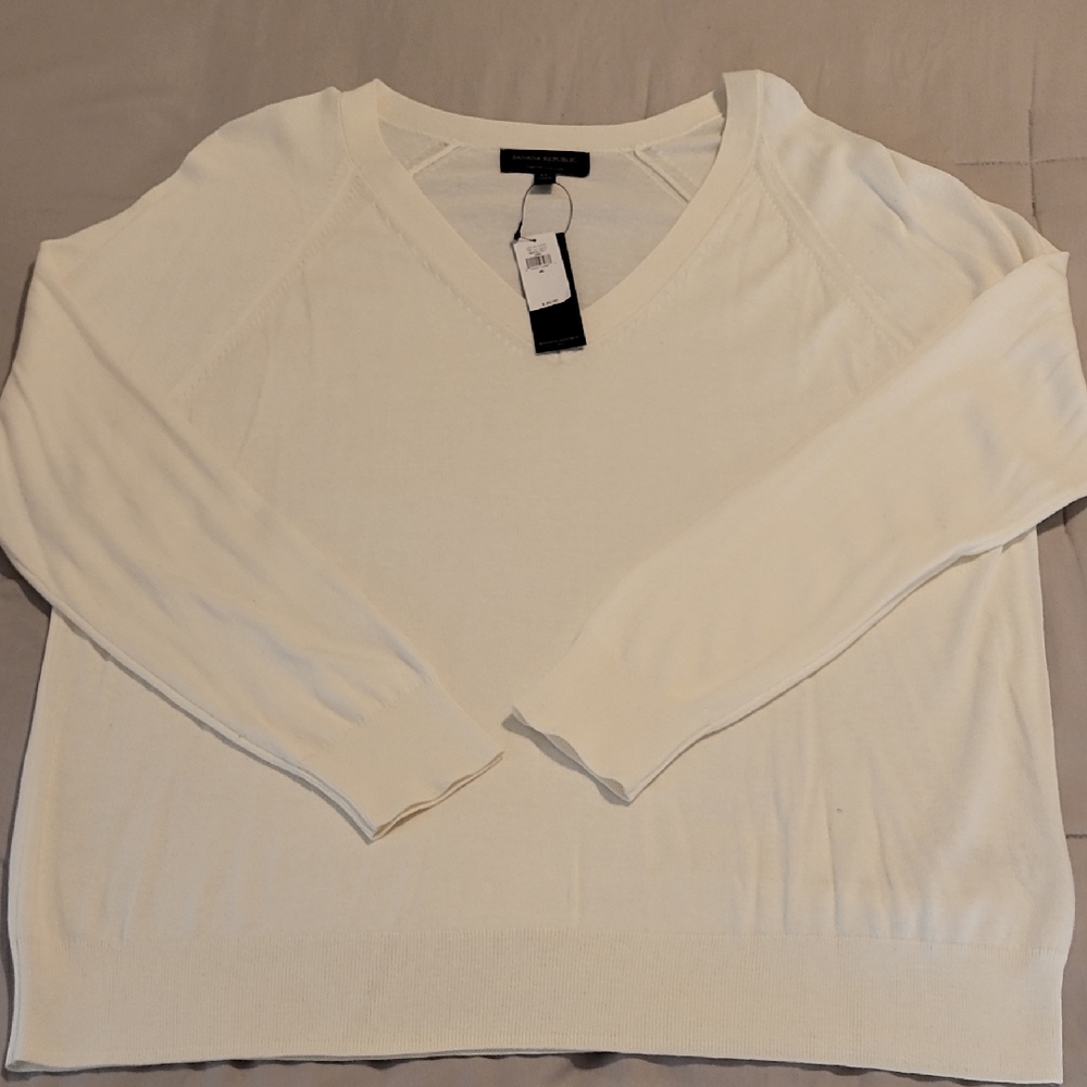 Banana Republic Women's Forever V-neck Sweater In Snow Day